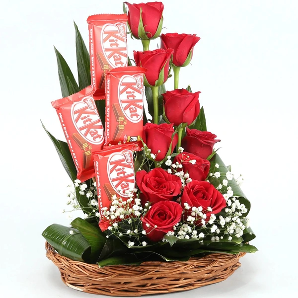 10 Red Roses With Chocolates