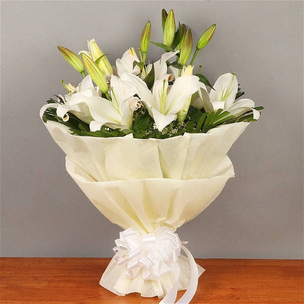 5 White Lilies Bouquet