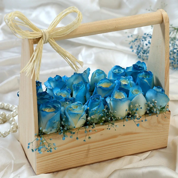 18 White & Blue Roses Basket