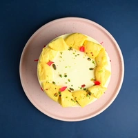 Rose Petals N Pistachio Rasmalai Cake - 500 Gm