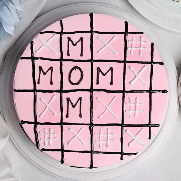 Strawberry Tic Tac Toe Cake - 500 Gm