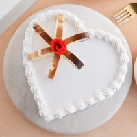 Heart Shape Vanilla Cake - 500 Gm