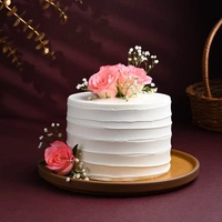 Roses Topped Vanilla Cream Cake - 1.5 Kg