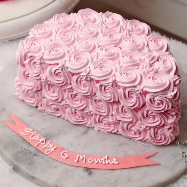 Strawberry Half Cake - 1.5 Kg