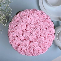 Strawberry Frosted Cream Cake - 1.5 Kg
