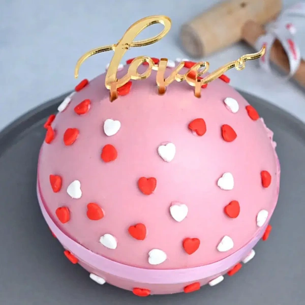 Red Velvet Pinata Cake - 850 Gm