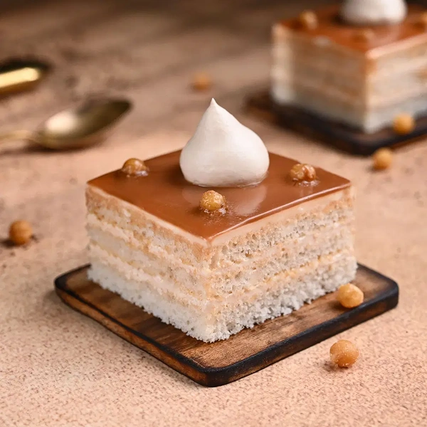 Butterscotch Pastries - 4 Pcs