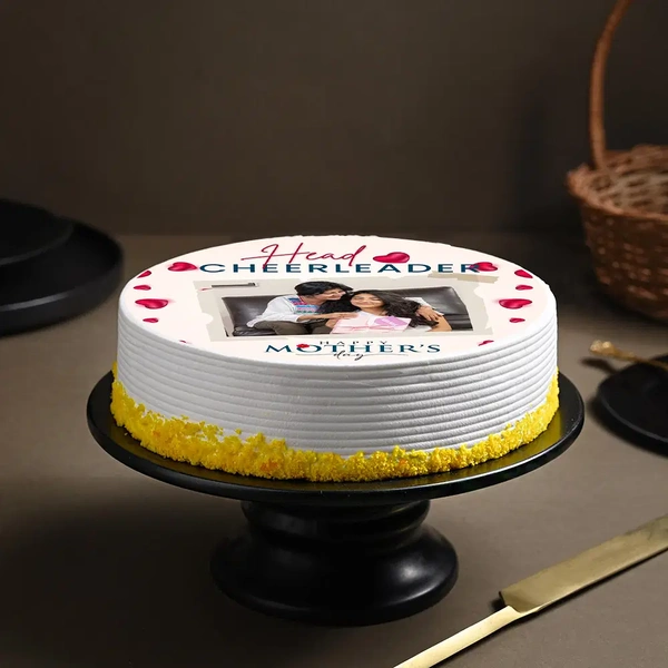 Cheerleader Mom Photo Cake - 1 Kg