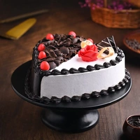 Heart Shape Chocolate Vanilla Cream Cake - 2 Kg