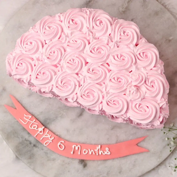 Strawberry Half Cake - 1.5 Kg
