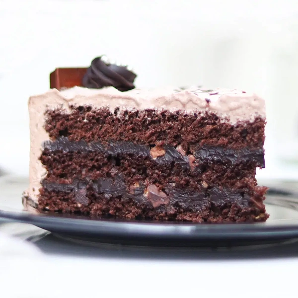 Chocolate Truffle Kit Kat Cream Cake - 2 Kg