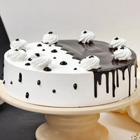 Choco Vanilla Whipped Cream Cake - 1 Kg