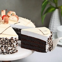 Cherry Chocochip Chocolate Cake - 500 Gm