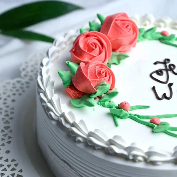 Blooming Vanilla Womens Day Delight Cake - 500 Gm