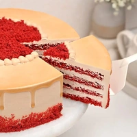 Red Velvet Coffee Drip Cream Cake - 500 Gm