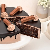 KitKat Crunch Chocolate Cake - 1.5 Kg