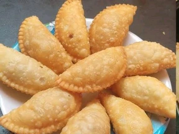 Jaggery Karjikayi / Garijalu / Somaas / Gujiya