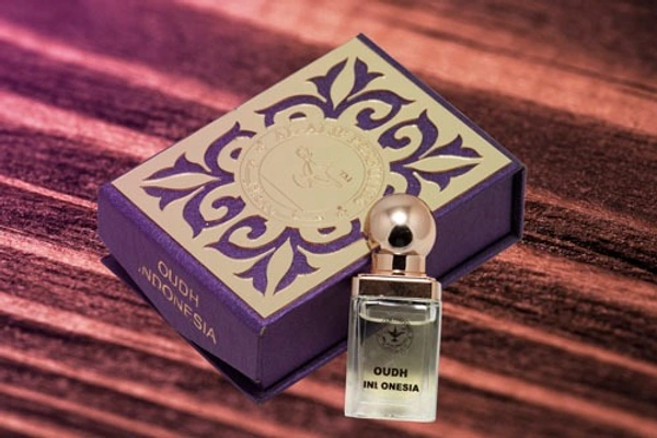 Al Alif Oudh Indonesia Gold Series Premium Attar - For Men - 12ML