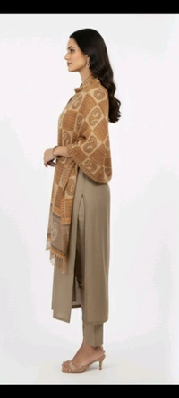 Minu Super Cool Assorted Colors 001 - Maroon, 2.5, Shawl