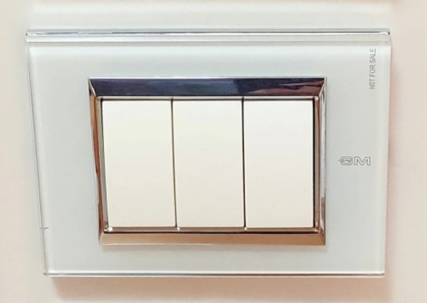 GM G-9 White Ice Glass Plate (price On Request)