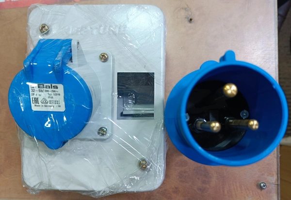 Neptune 32A 3PIN IP44 Plug & Socket Combined Metal Enclosure SINGLE PHASE Neptune | AC Box - 32A - 3 PIN - DP - 1202