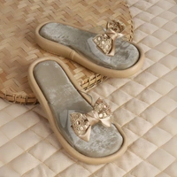 Sleek and stylish, the clear straps slippers - 36