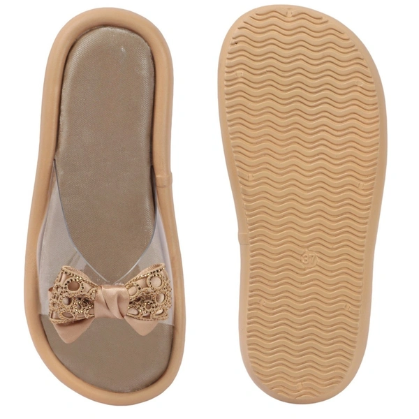 Sleek and stylish, the clear straps slippers - 36