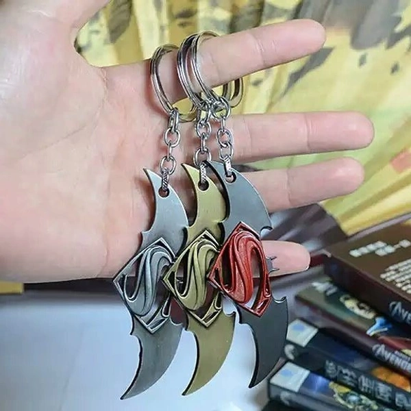 Batman Vs Superman - Metal Keyring