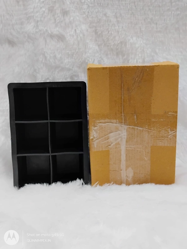 Ice Cube Silicone Trays, Reusable and BPA Free Large Square Ice Molder for Chilling Whiskey, Cocktail, Beverages and Popsicles, Black