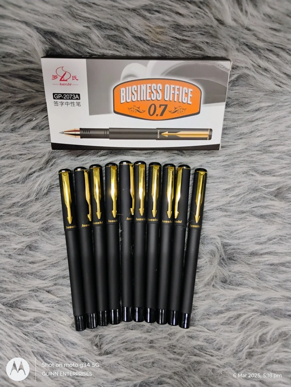 luoshi Golden Trim and Matte Black Roller Smooth Gel Pen 0.7 mm 