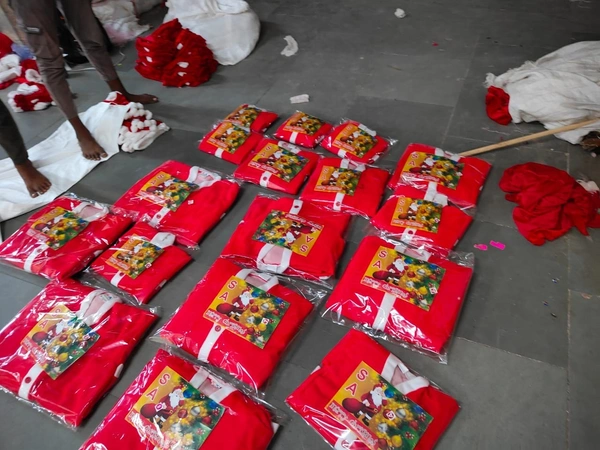 Santa Claus Fleece Dress for Kids Christmas Costume Dress with Jacket Lower Cap and Pouch Santa Dress for Boys and Girls - 4 size