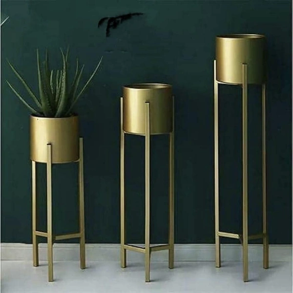 Metal pots with stand full golden set