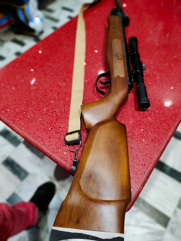 DX - 100 WALNUT WOOD LIMITED EDITION WITH GAMO SCOPE 4*20 - Bourbon, 4 Ft