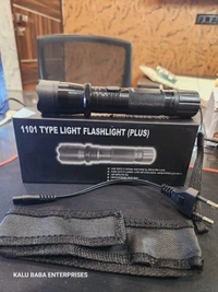 1101 FLASHING LIGHTS TORCH STUN GUN FOR SELF DEFENCE - Black, 6 Inch