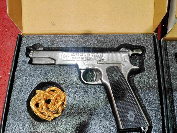 BLACK WORLD WAR 9 MM TOY GUN ( 1 BOX CORK+1 COVER FREE) - Alto, 8 Inch*6.5