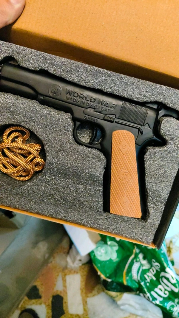 MATT  BLACK WORLD WAR EDITION 9 MM TOY GUN ( 1 BOX CORK ONLY) - Black, 7 Inch