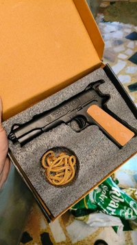 MATT  BLACK WORLD WAR EDITION 9 MM TOY GUN ( 1 BOX CORK ONLY) - Black, 7 Inch