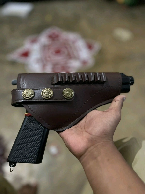 MATT  BLACK WORLD WAR EDITION 9 MM TOY GUN ( 1 BOX CORK ONLY) - Black, 7 Inch