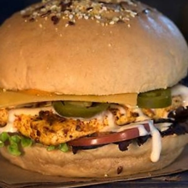 (kavsan) Peri Peri paneer burger