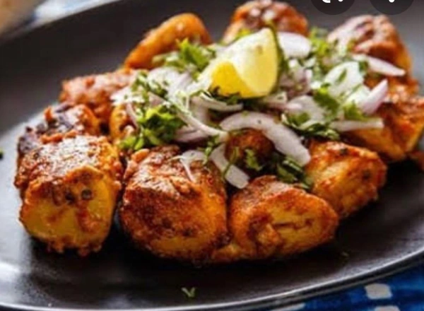 (Momo Mirchi) Masala Champ