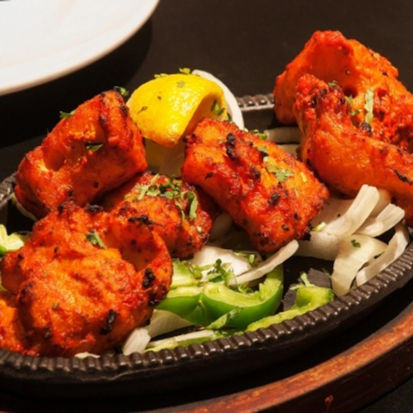 (Momo Mirchi) Achari Momo