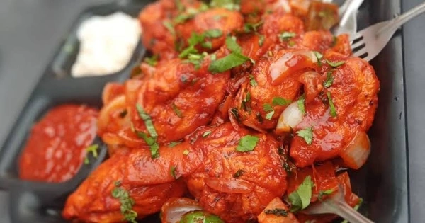 (Beeba Brothers) Paneer Gravy Momos