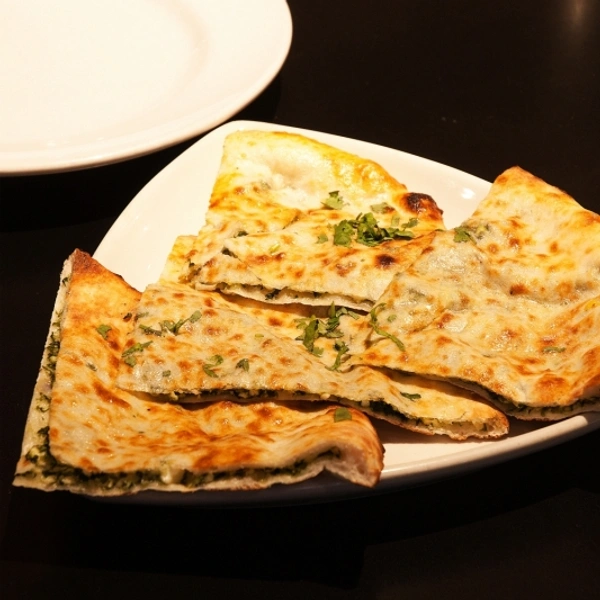 (Black Pepper) Stuffed Naan With Gravy