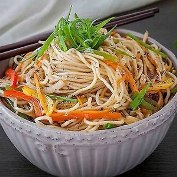 (Momo Mirchi) Veg Hakka Noodles