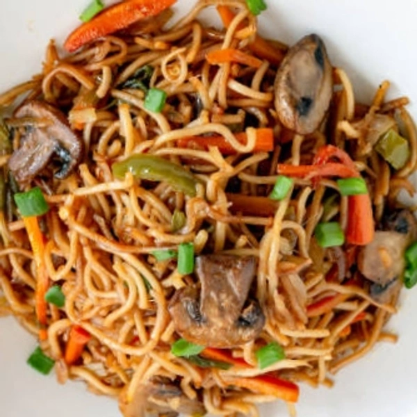 (Momo Mirchi) Veg Chowmien