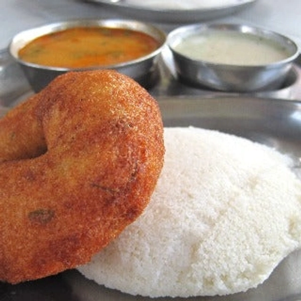 Pf2 Idli Vada Sambar (1+1pc)