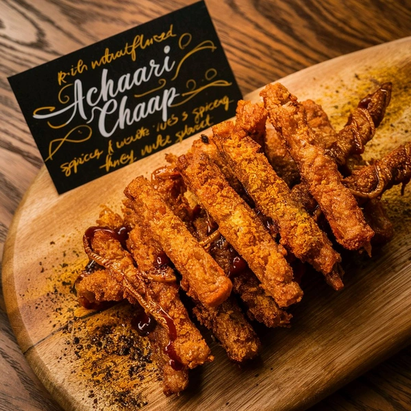 (Momo Mirchi) Achari Chaamp
