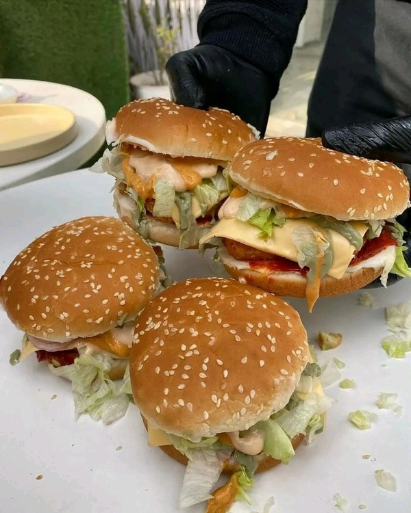 (Momo Mirchi) Baked Burger
