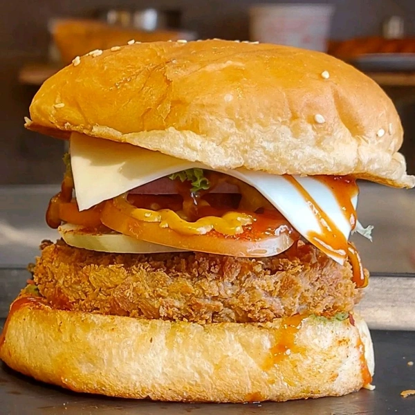 (Momo Mirchi) Cheese Slice Burger