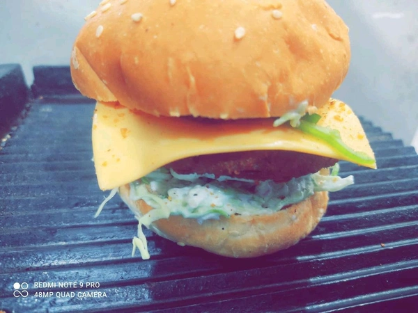 (HnC) Cheese Slice Burger